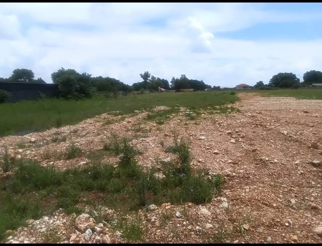1,000M² VACANT LAND FOR SALE IN KOOKRUS